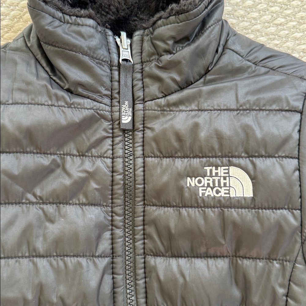 The North Face Girls Mossbud Reversible Puffer Jacket Black Size M - Picture 2 of 4